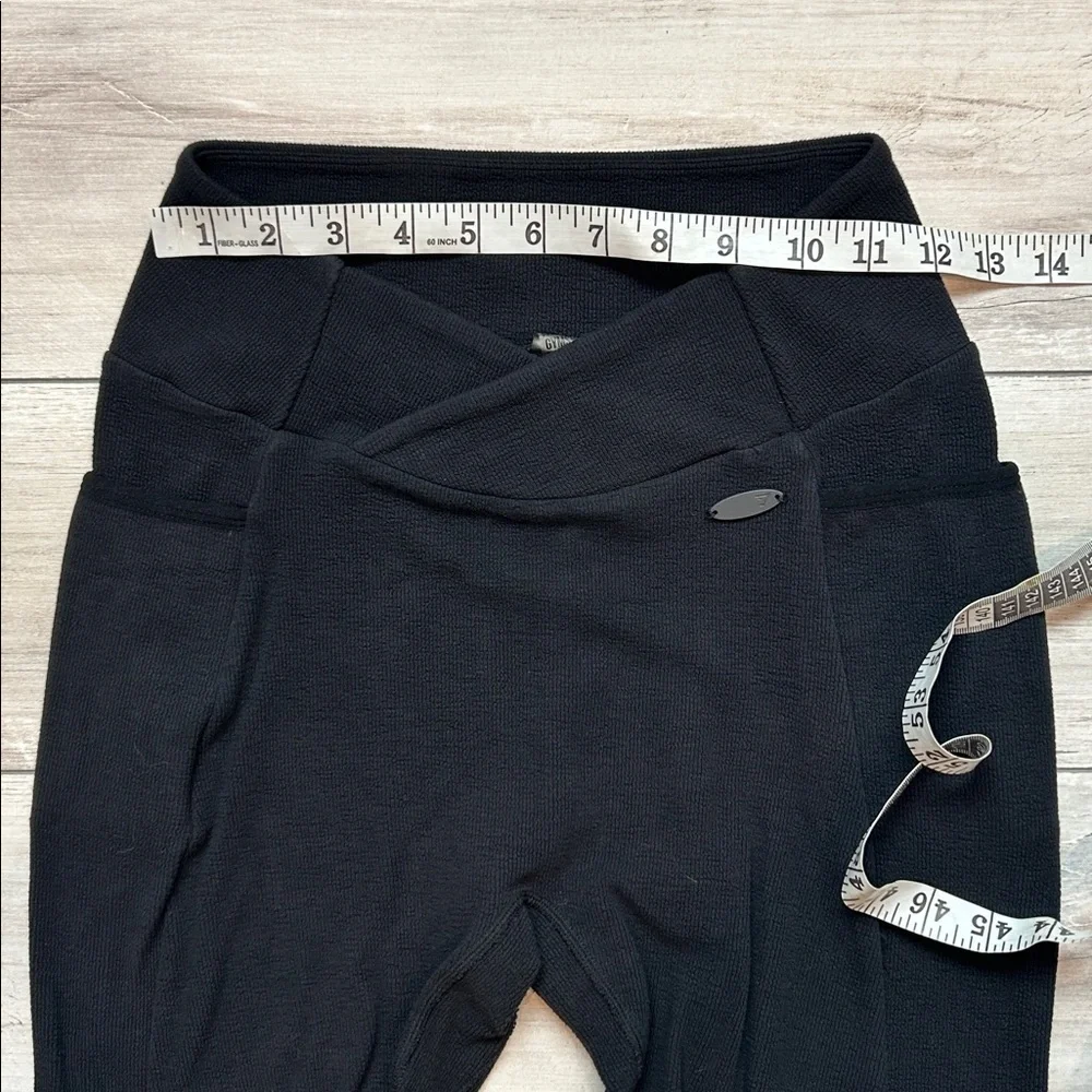 GymShark black knit cropped leggings size medium